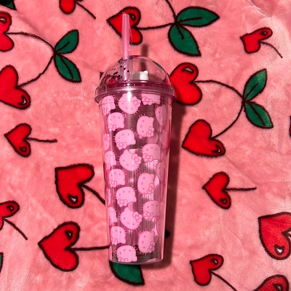 Hello kitty glitter top cup with straw!